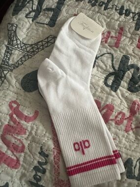 White Women  Athletic Crew Socks with pink Stripe